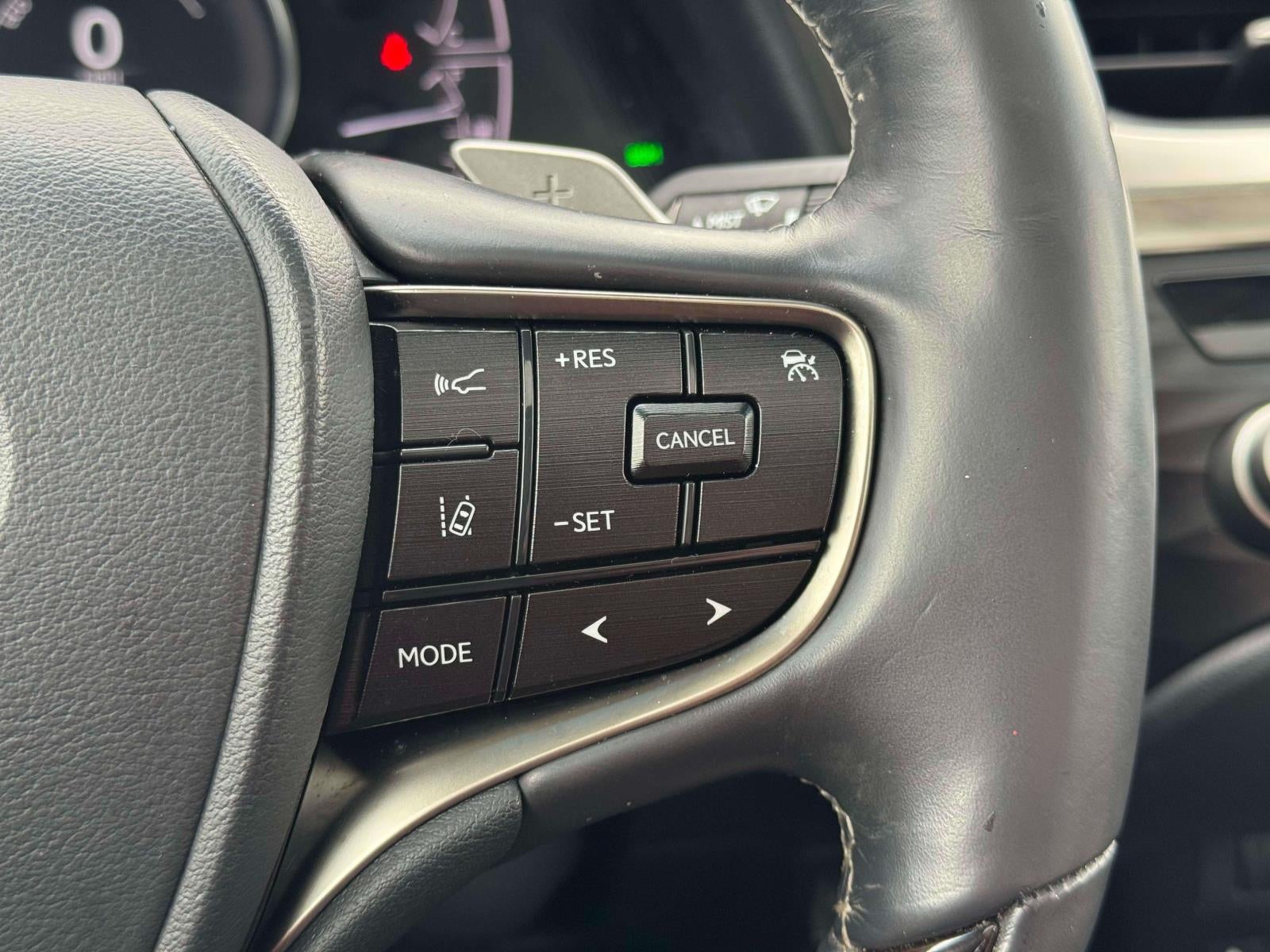 2021 Lexus ES 300h 300h