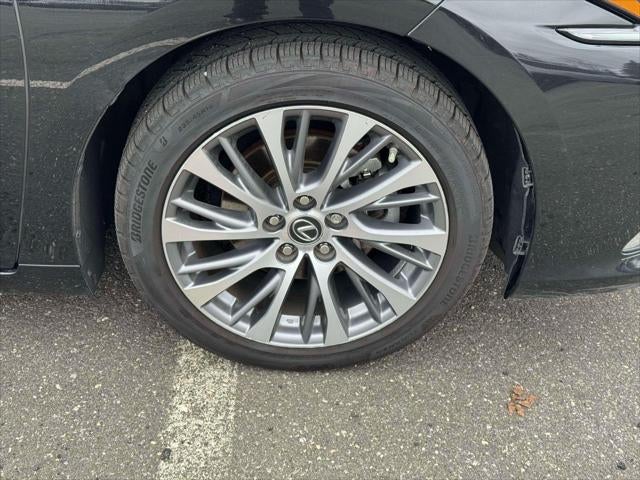 2021 Lexus ES 300h 300h