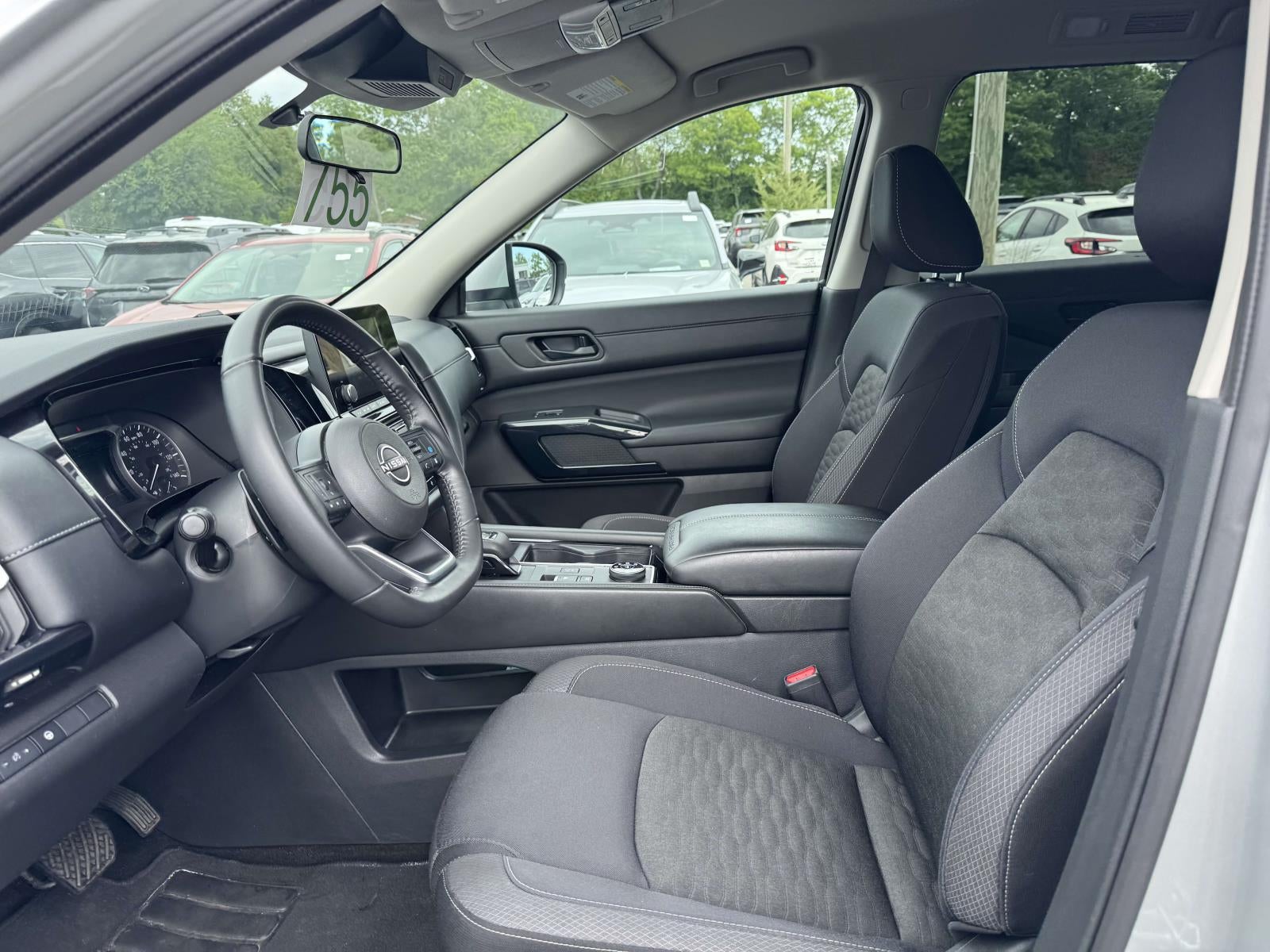 2024 Nissan Pathfinder SV 4WD