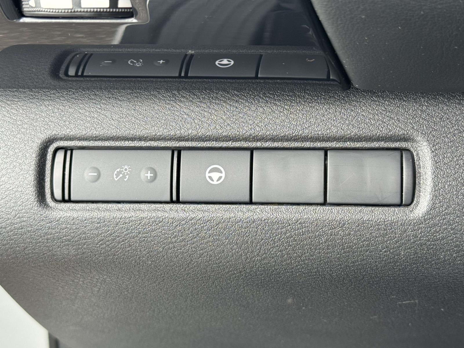 2024 Nissan Pathfinder SV 4WD