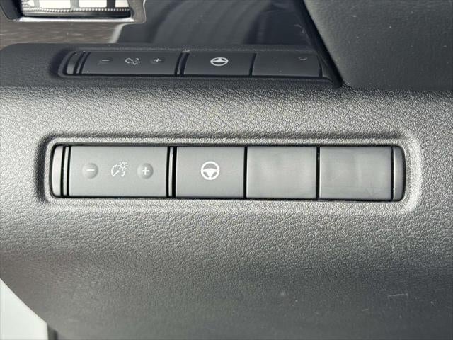 2024 Nissan Pathfinder SV 4WD