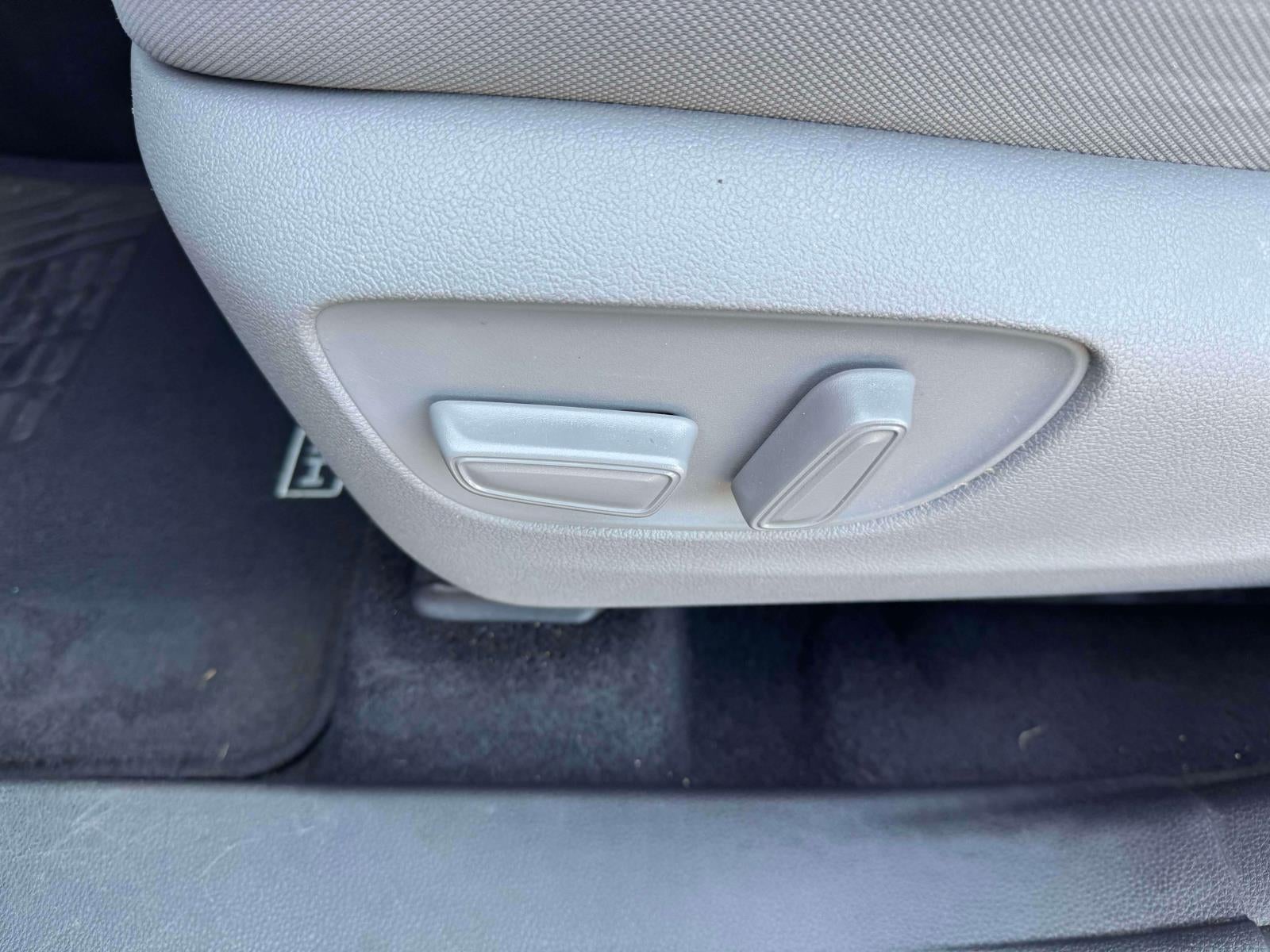 2022 Toyota Highlander Hybrid LE