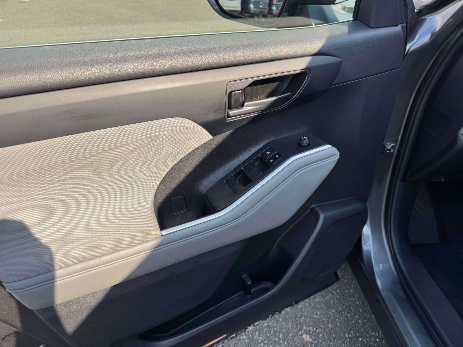 2022 Toyota Highlander Hybrid LE