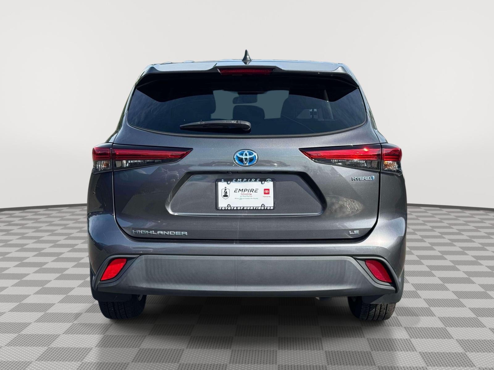 2022 Toyota Highlander Hybrid LE