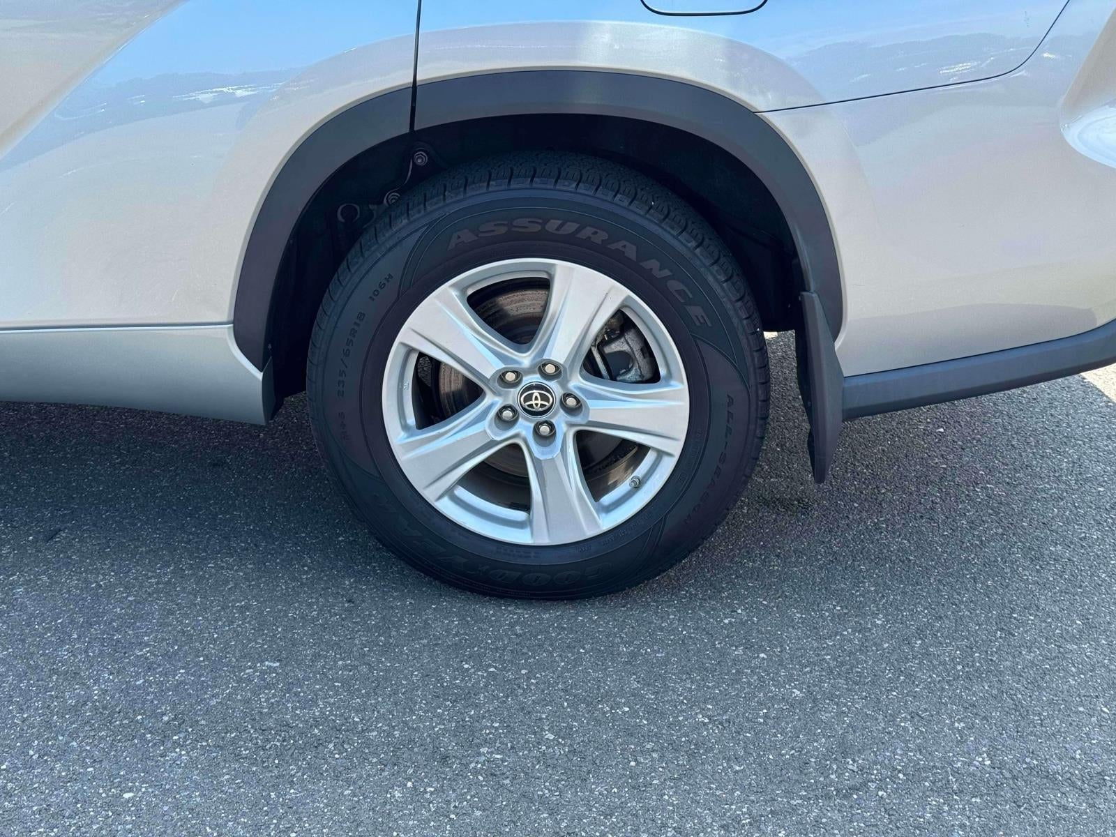 2022 Toyota Highlander Hybrid LE