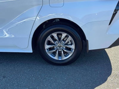 2025 Toyota Sienna LE
