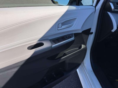 2025 Toyota Sienna LE