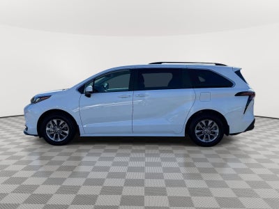 2025 Toyota Sienna LE