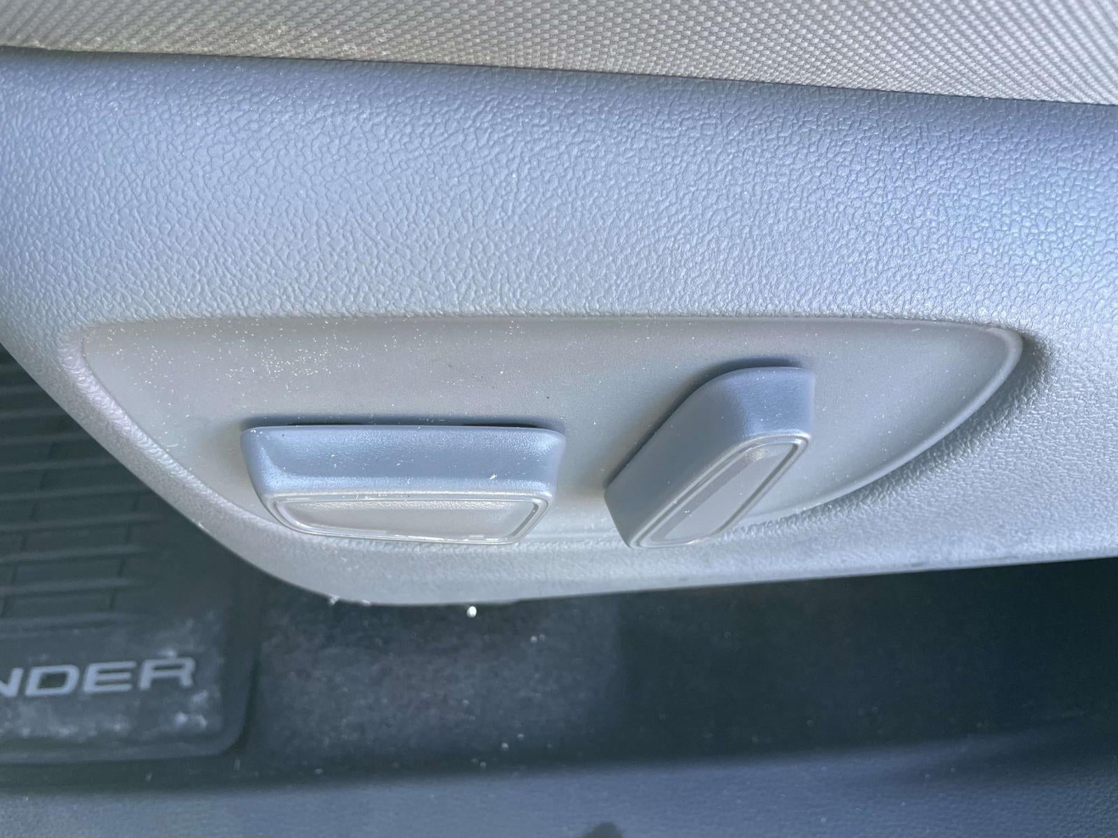 2020 Toyota Highlander LE