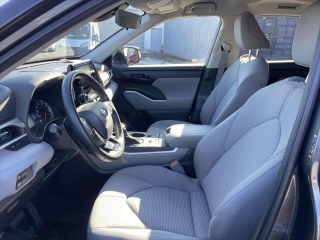 2020 Toyota Highlander LE