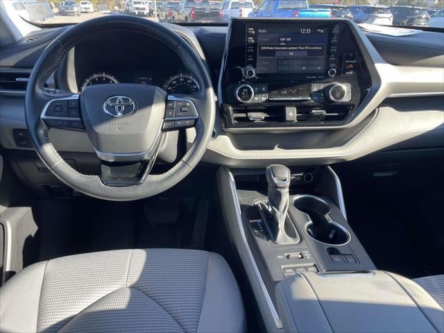 2020 Toyota Highlander LE