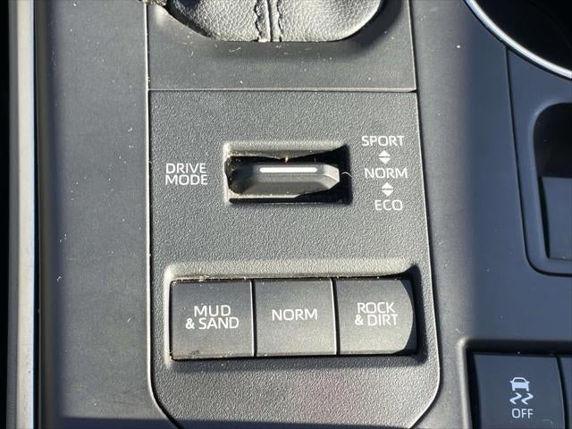 2020 Toyota Highlander LE