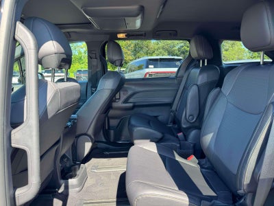 2024 Toyota Sienna Woodland Edition