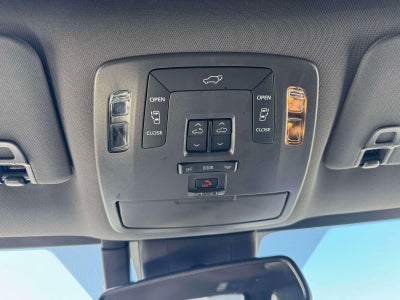 2024 Toyota Sienna Woodland Edition
