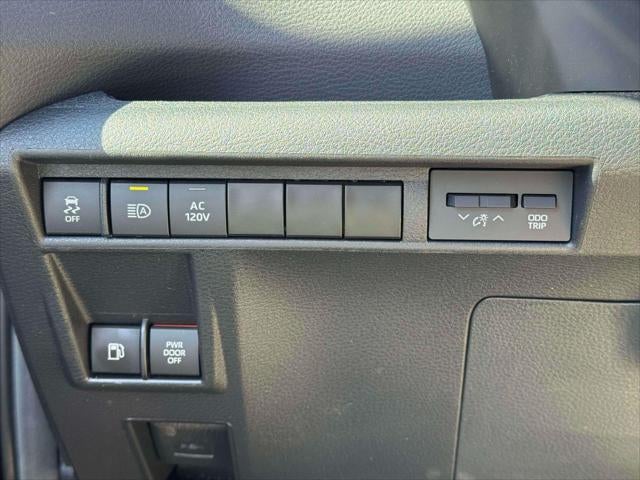 2024 Toyota Sienna Woodland Edition
