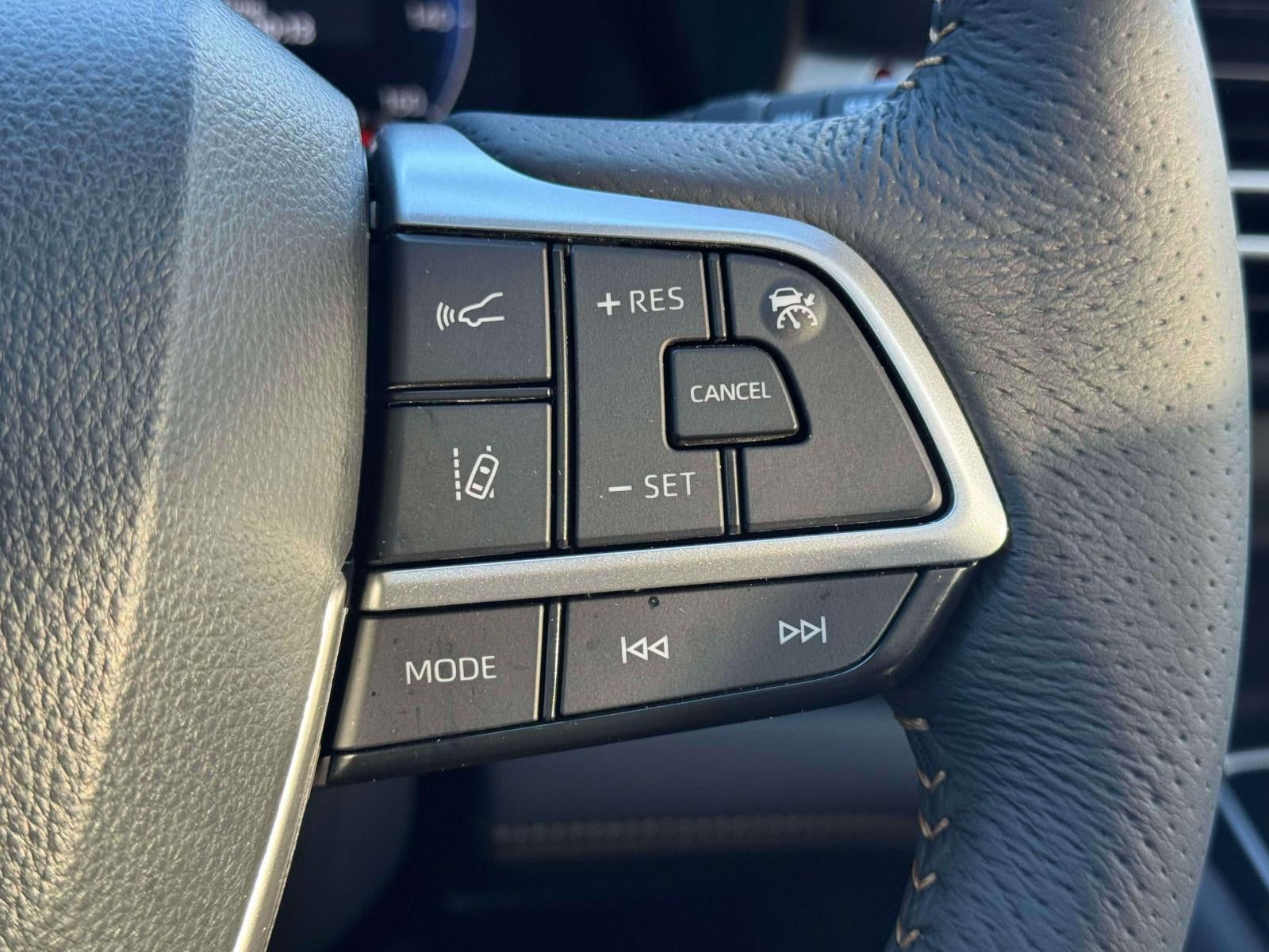 2025 Toyota Sienna Woodland Edition