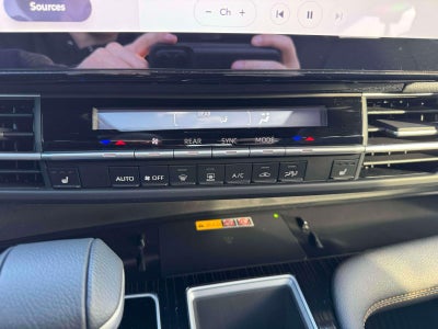 2025 Toyota Sienna Woodland Edition