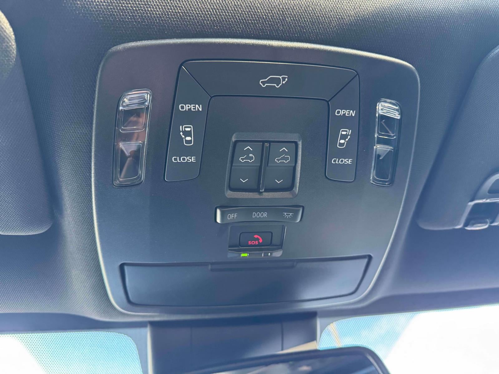 2025 Toyota Sienna Woodland Edition