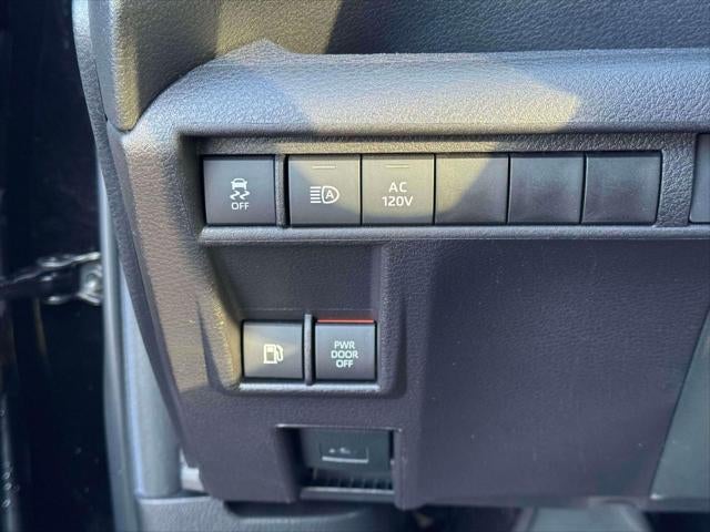 2025 Toyota Sienna Woodland Edition