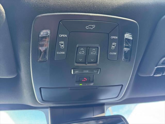 2025 Toyota Sienna Woodland Edition