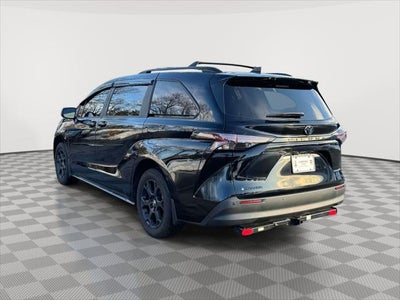 2025 Toyota Sienna Woodland Edition