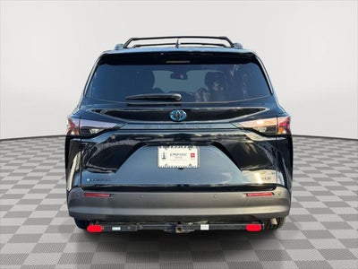 2025 Toyota Sienna Woodland Edition