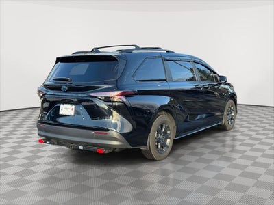 2025 Toyota Sienna Woodland Edition