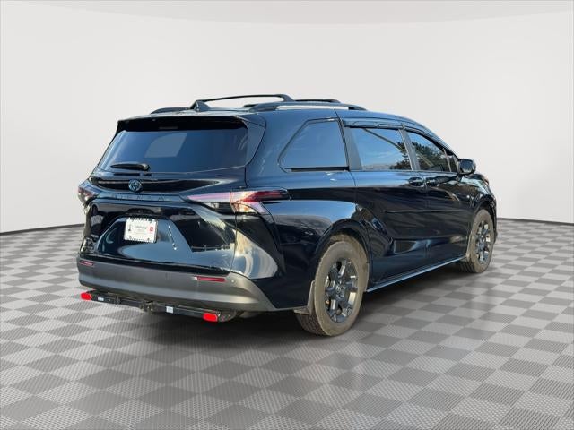 2025 Toyota Sienna Woodland Edition