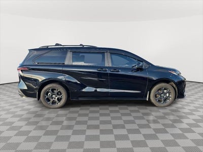 2025 Toyota Sienna Woodland Edition