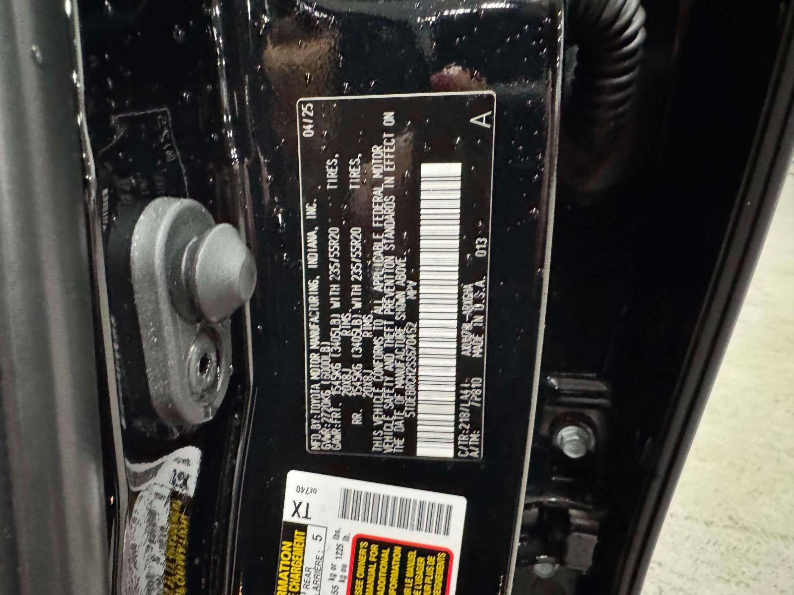 2025 Toyota Highlander Hybrid Platinum