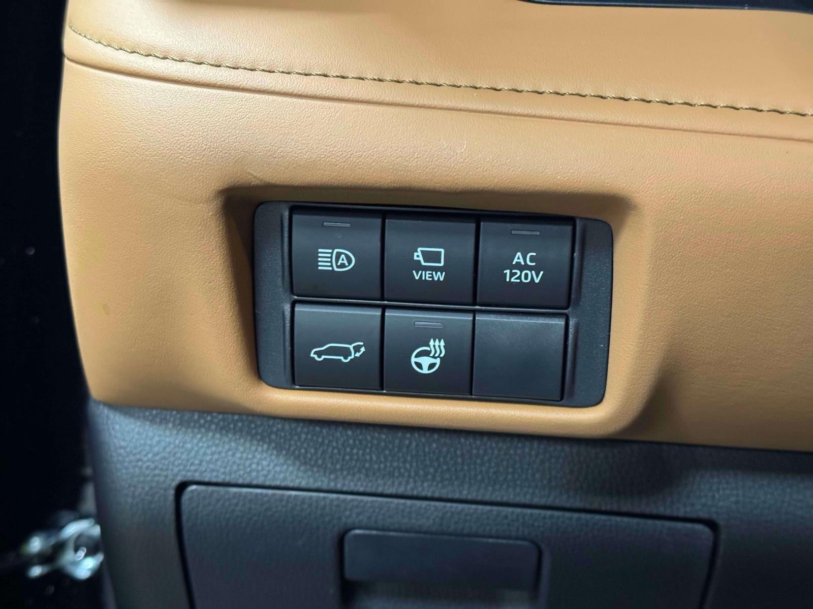 2025 Toyota Highlander Hybrid Platinum