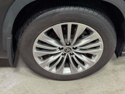 2025 Toyota Highlander Hybrid Platinum