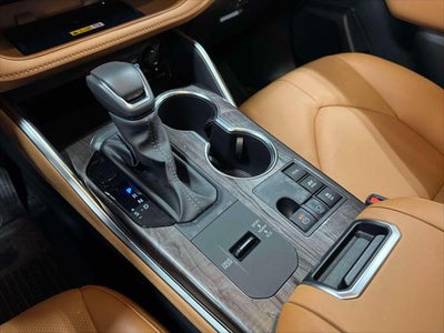 2025 Toyota Highlander Hybrid Platinum