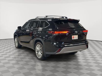 2025 Toyota Highlander Hybrid Platinum