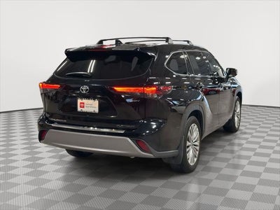 2025 Toyota Highlander Hybrid Platinum
