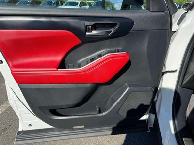 2022 Toyota Highlander XSE