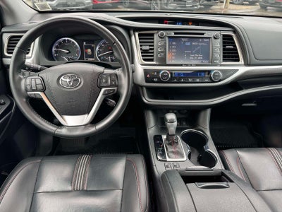2019 Toyota Highlander SE