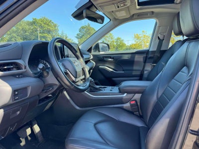 2023 Toyota Highlander Hybrid XLE
