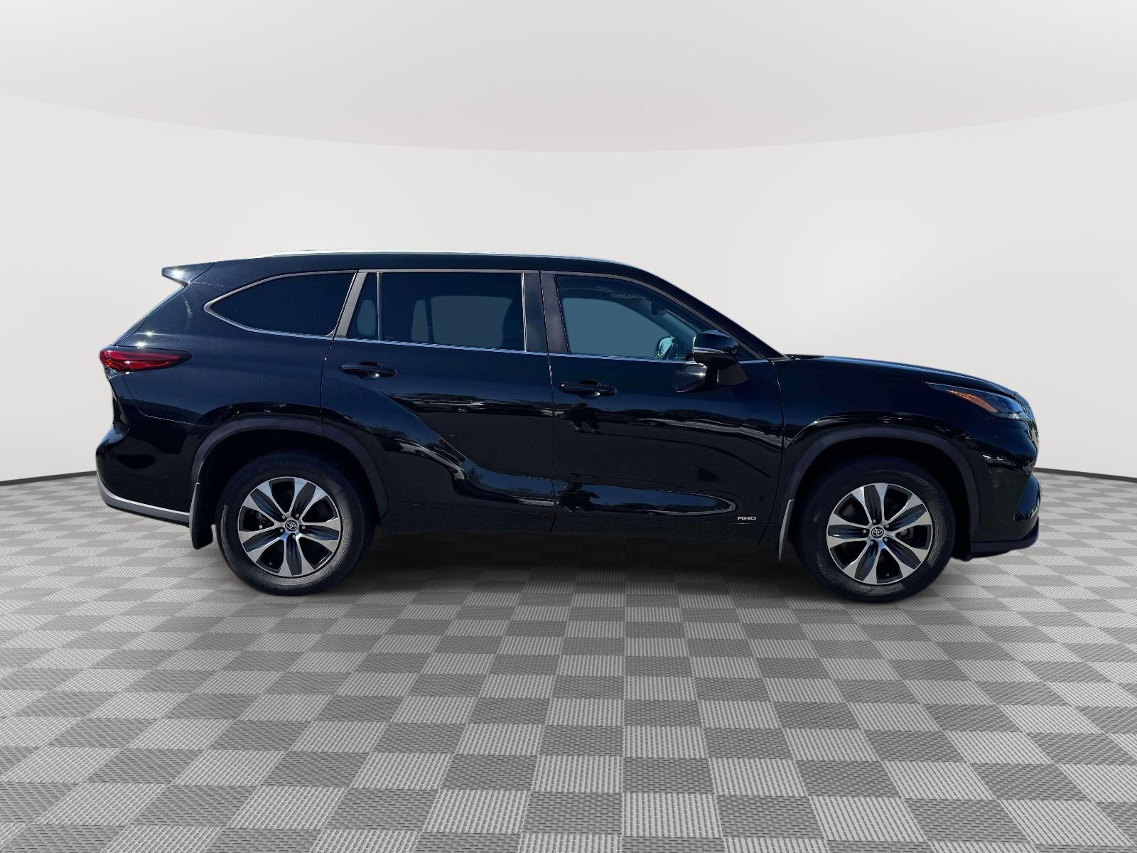2023 Toyota Highlander Hybrid XLE