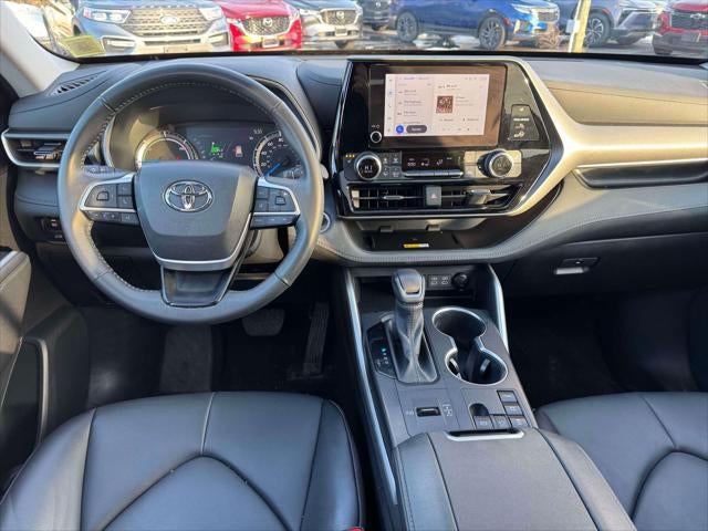 2024 Toyota Highlander Hybrid XLE