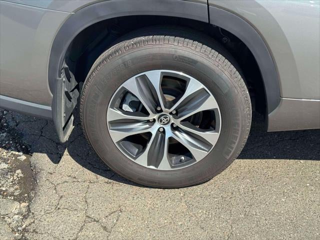 2025 Toyota Highlander XLE