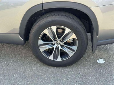 2025 Toyota Highlander XLE