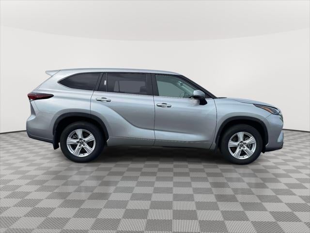 2025 Toyota Highlander LE
