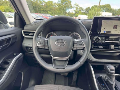 2025 Toyota Highlander LE