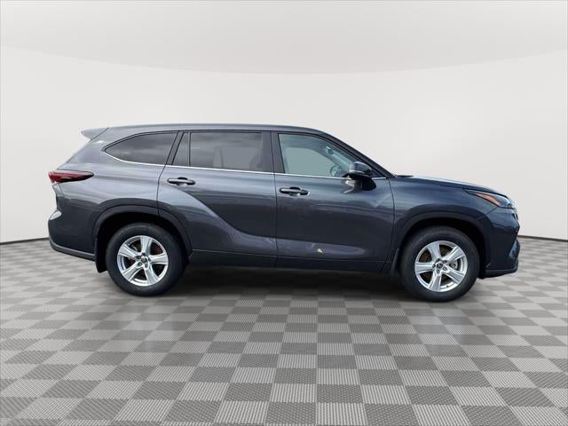 2025 Toyota Highlander LE