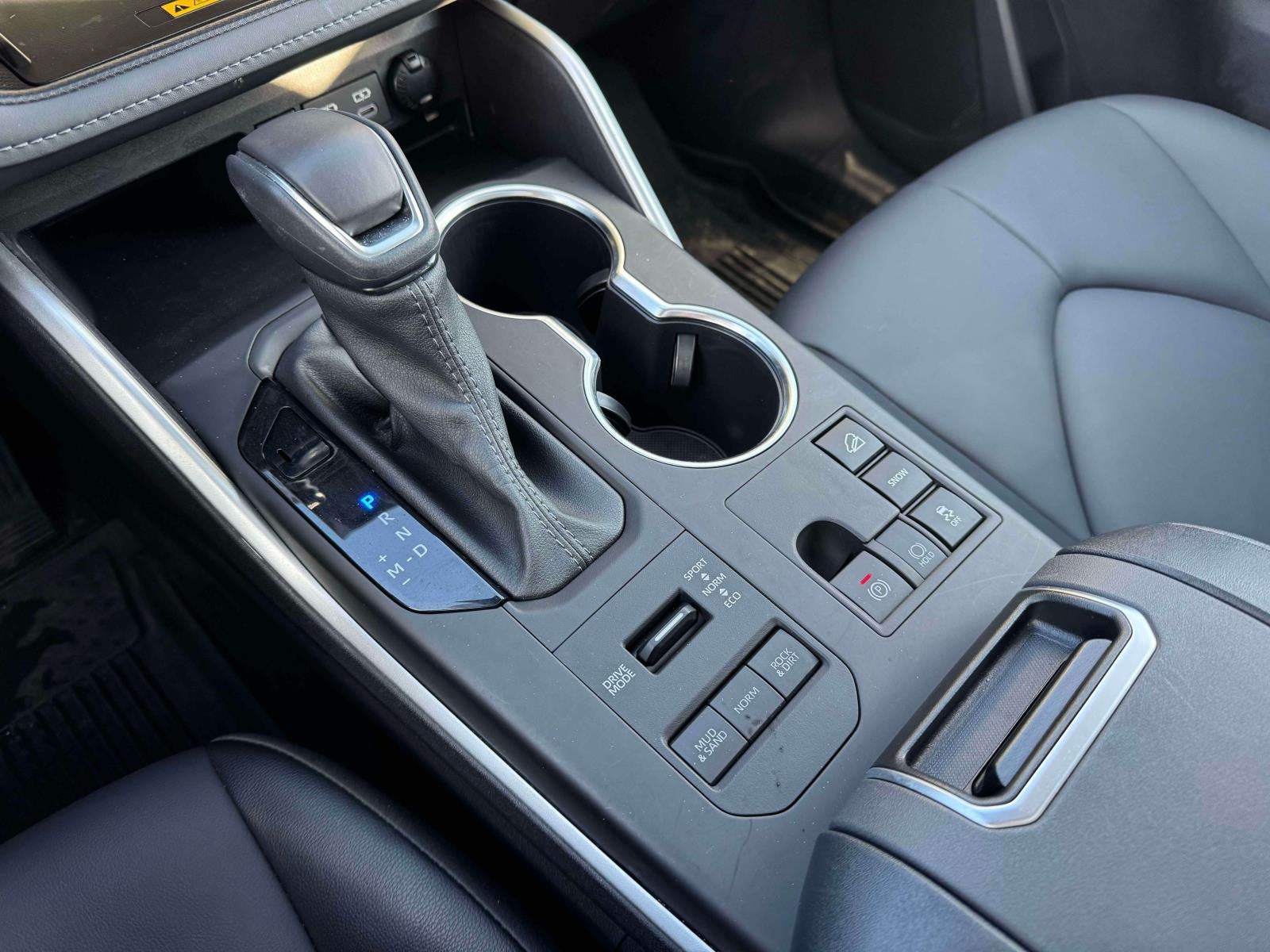 2025 Toyota Highlander XLE