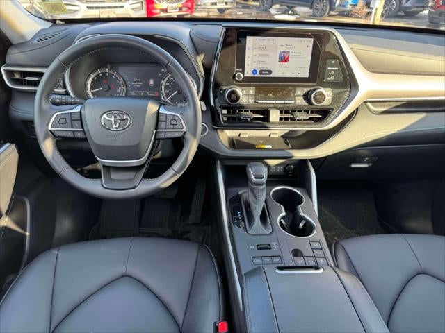 2025 Toyota Highlander XLE