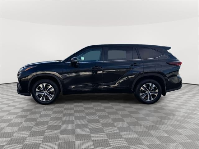 2025 Toyota Highlander XLE