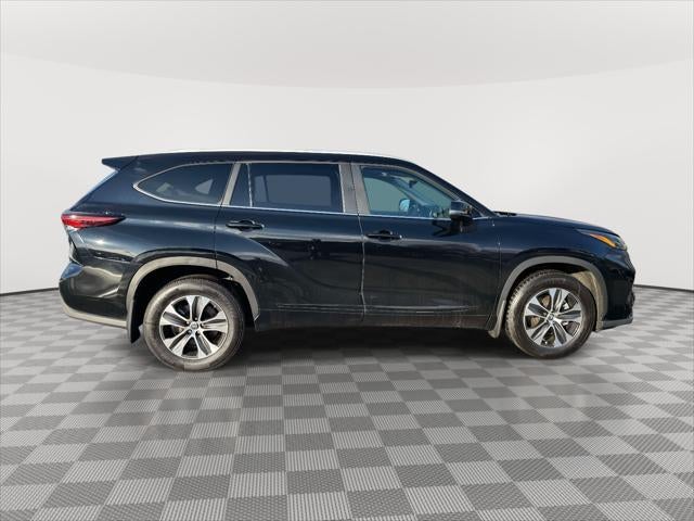 2025 Toyota Highlander XLE