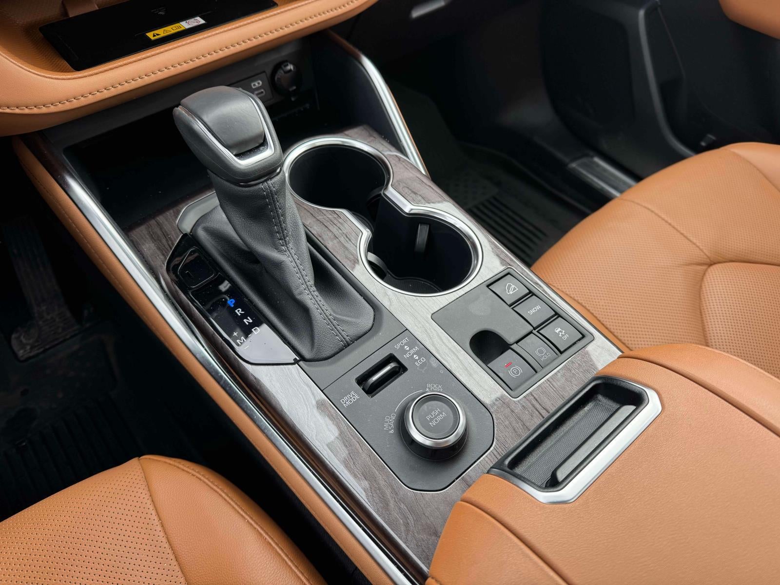 2025 Toyota Highlander Platinum